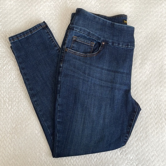 Lee Slim Fit Skinny Mid Rise Sculpting Jean - Picture 6 of 9